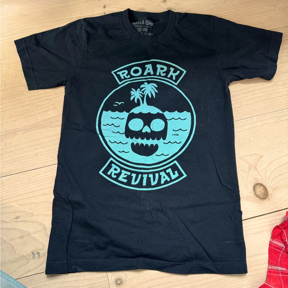 Roark revival T-shirt men’s smalll
